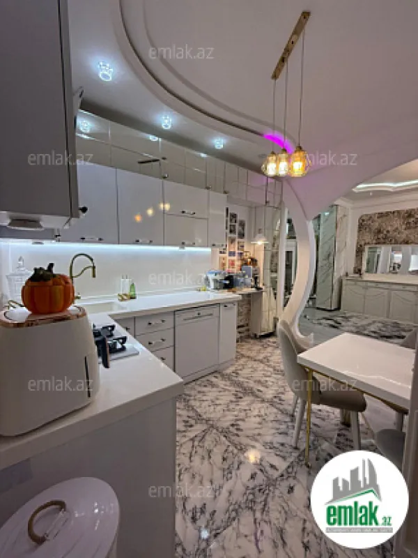 Satılır 3 otaqlı yeni tikili 90 m²