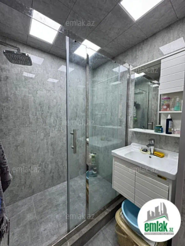 Satılır 3 otaqlı köhnə tikili 75 m²