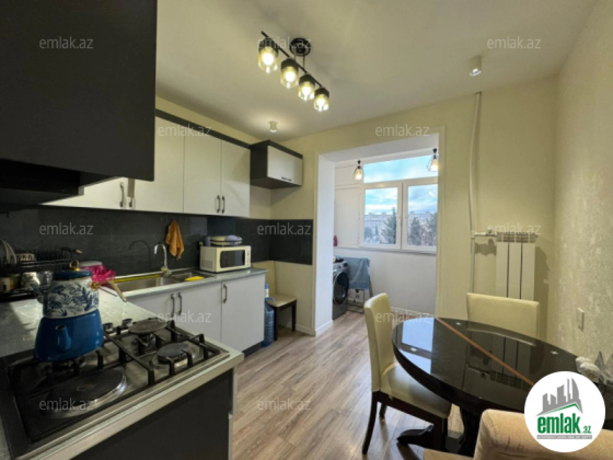 Satılır 3 otaqlı köhnə tikili 75 m²