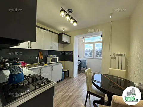 Satılır 3 otaqlı köhnə tikili 75 m²