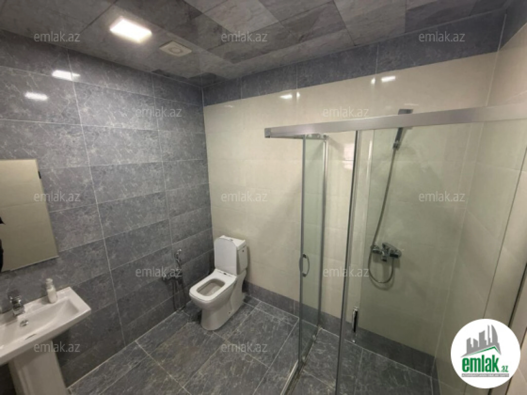 Satılır 2 otaqlı yeni tikili 72.5 m²