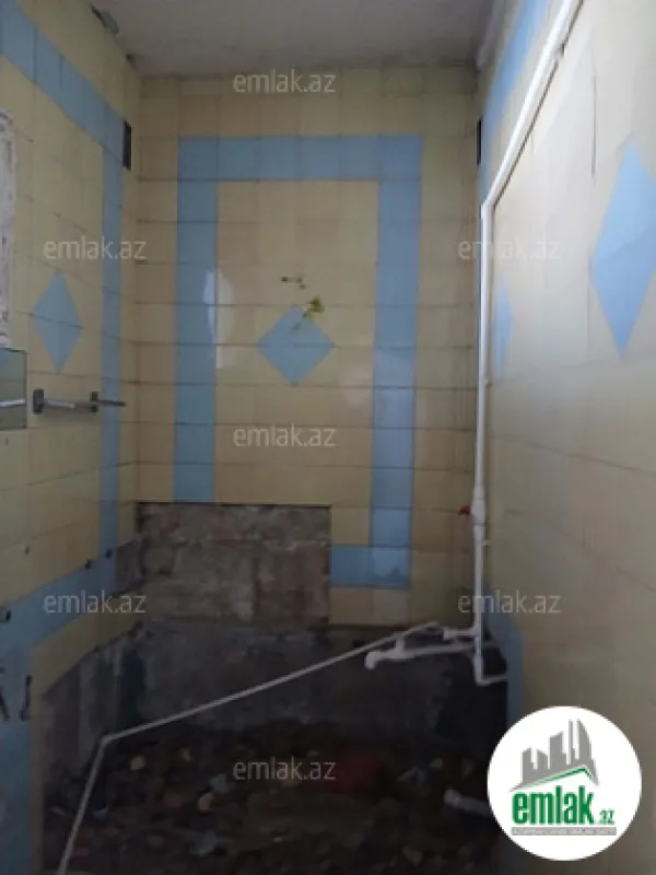Satılır 2 otaqlı köhnə tikili 70 m²
