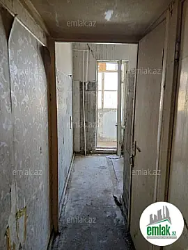 Satılır 2 otaqlı köhnə tikili 70 m²