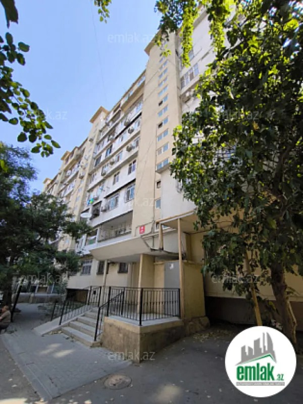 Satılır 2 otaqlı köhnə tikili 70 m²