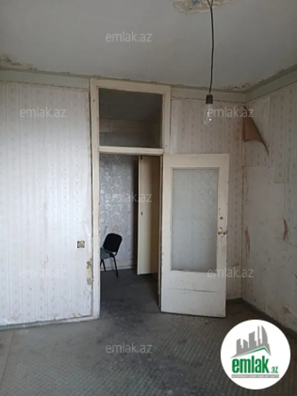 Satılır 2 otaqlı köhnə tikili 70 m²