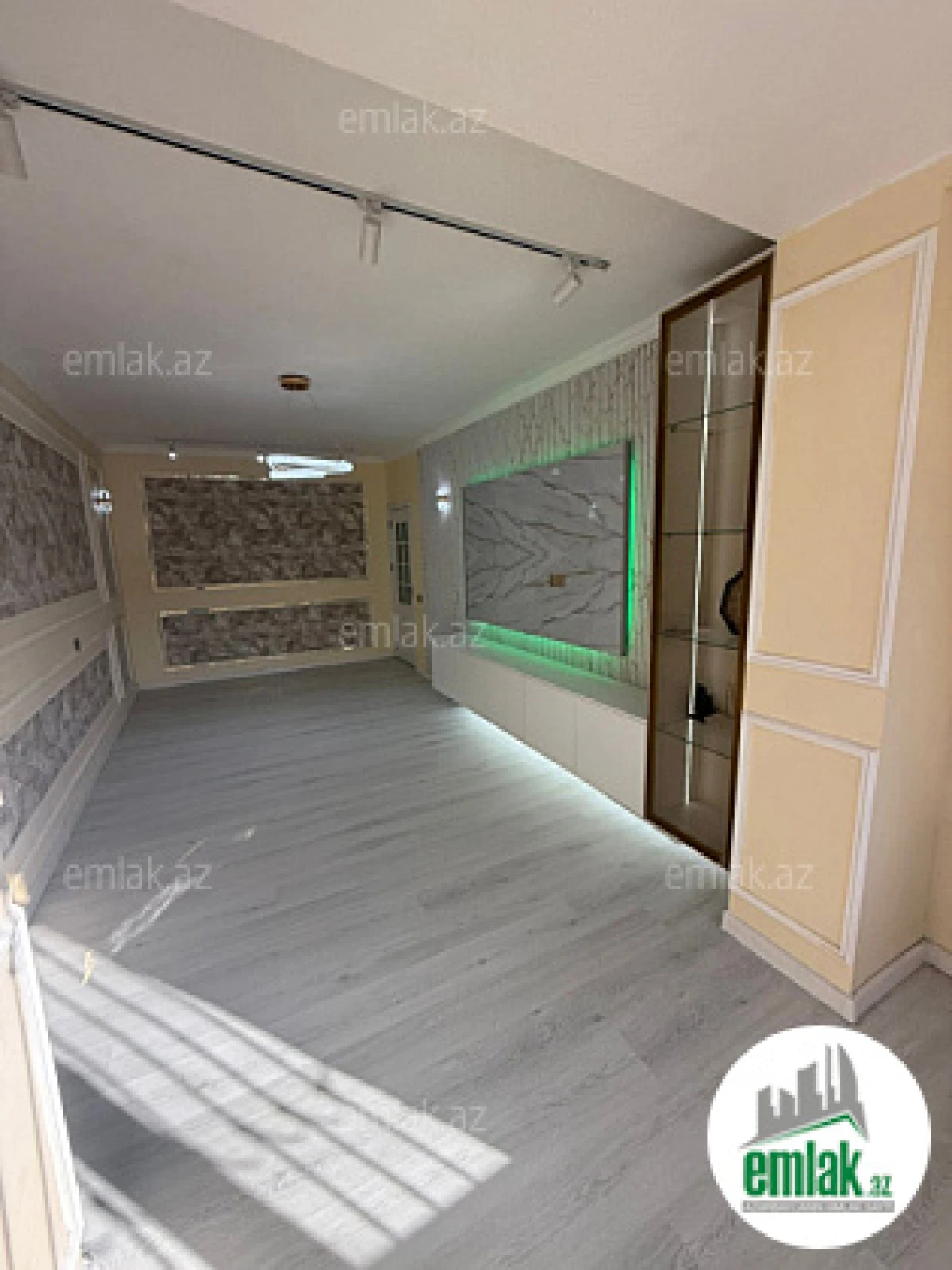 Satılır 3 otaqlı köhnə tikili 85 m²