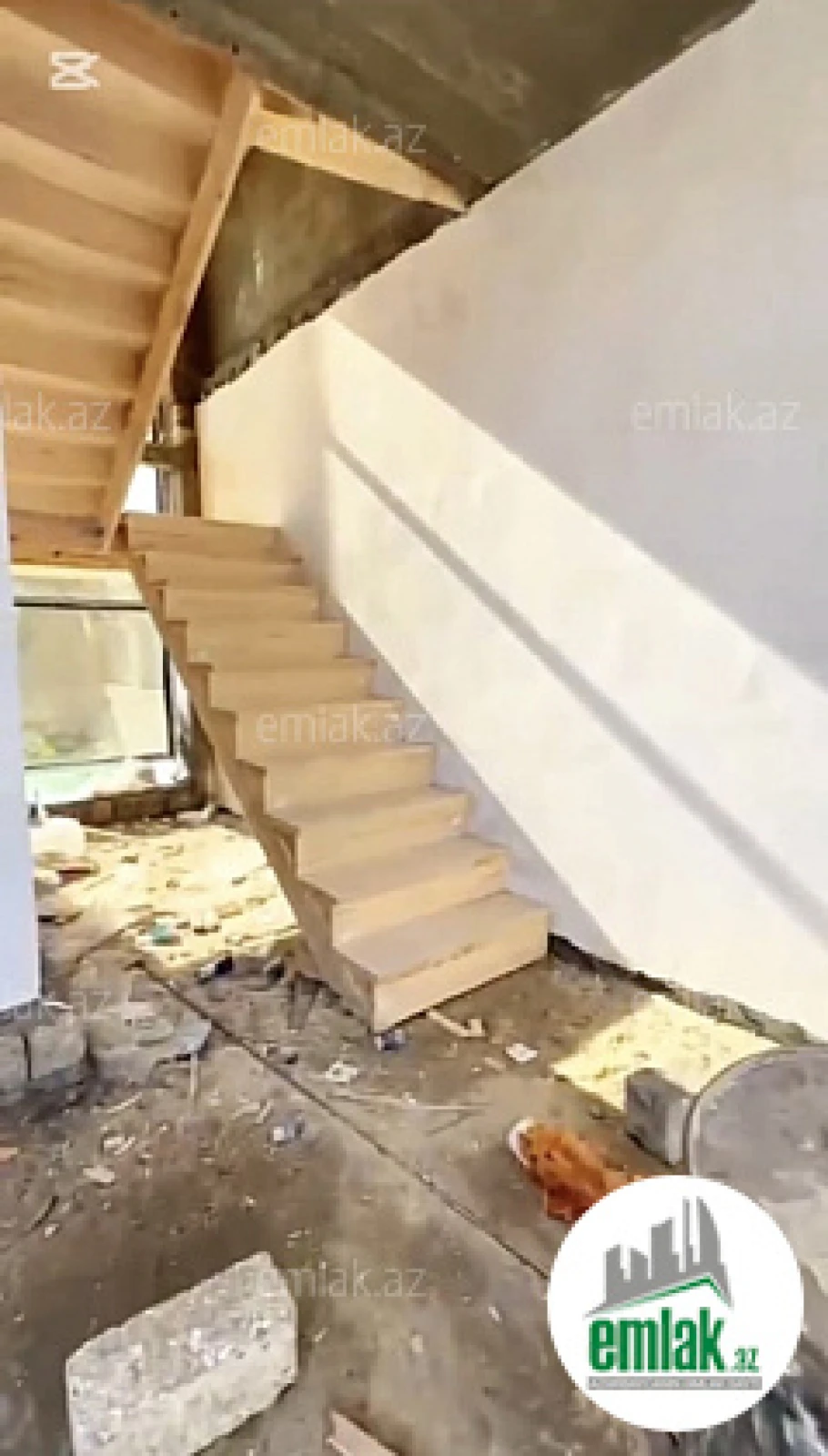 Satılır 4 otaqlı həyət evi 200 m²