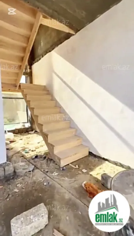 Satılır 4 otaqlı həyət evi 200 m²