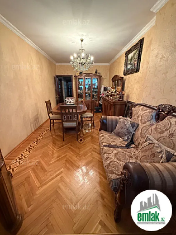 Satılır 5 otaqlı köhnə tikili 120 m²