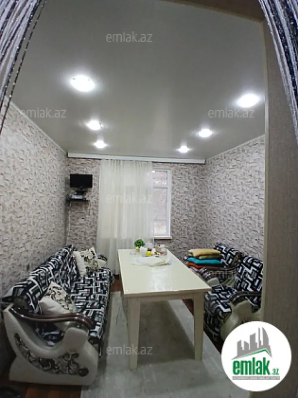 Satılır 4 otaqlı köhnə tikili 110 m²