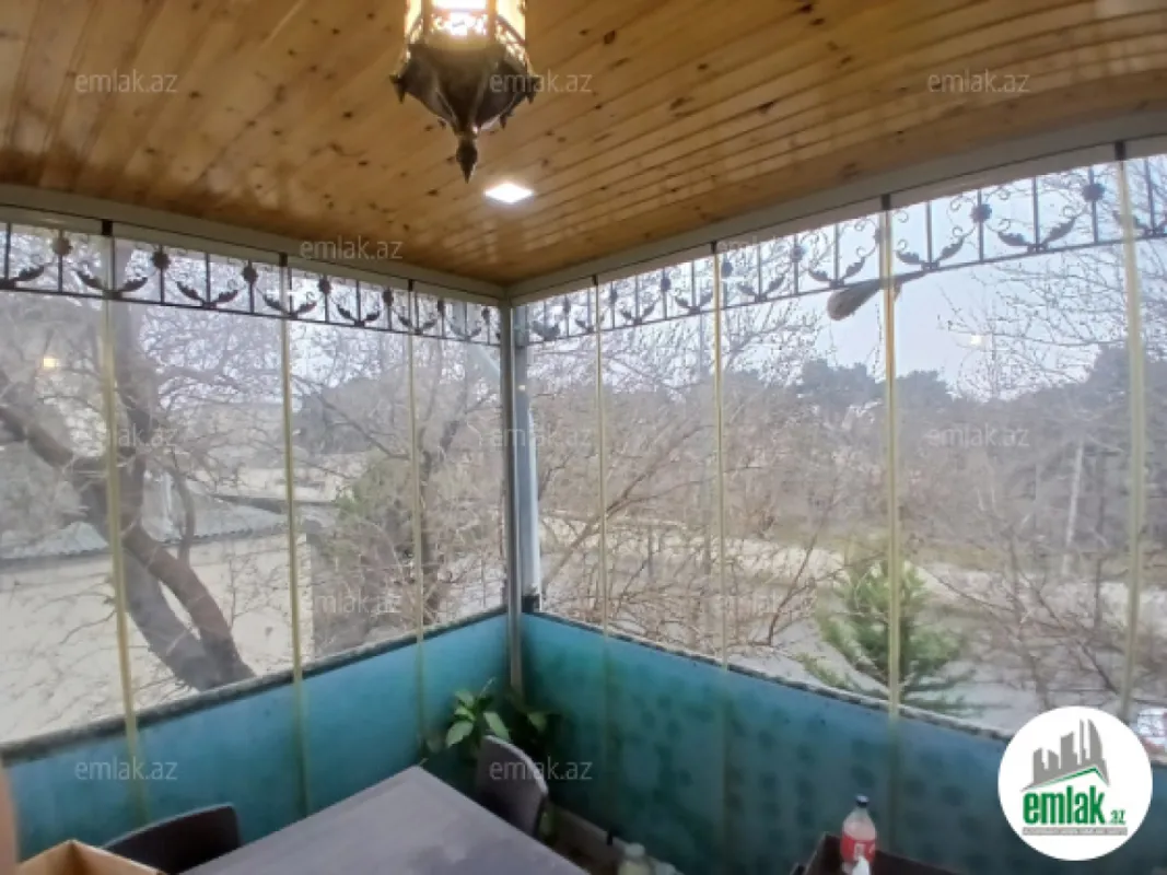 Satılır 4 otaqlı köhnə tikili 110 m²