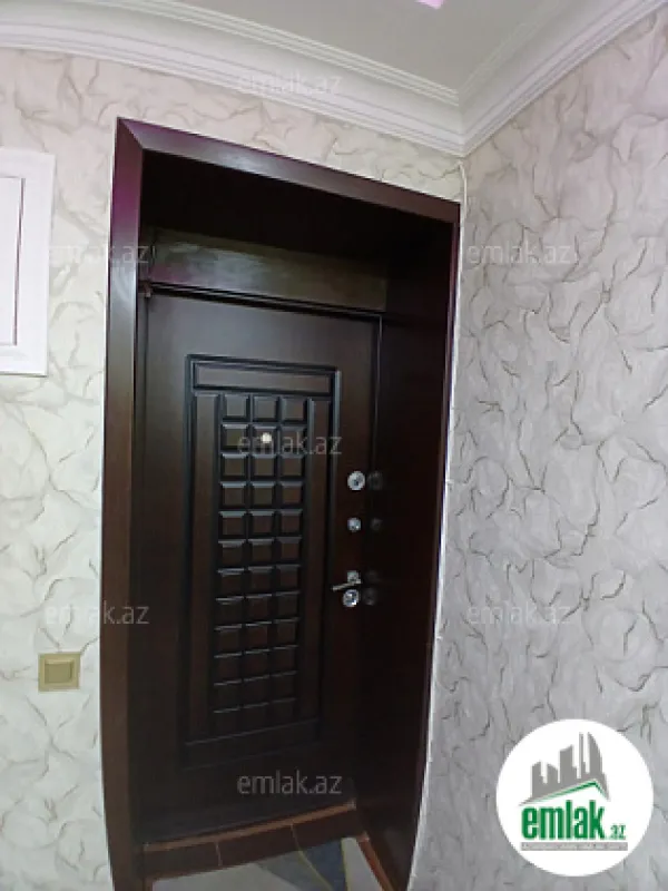 Satılır 4 otaqlı köhnə tikili 110 m²