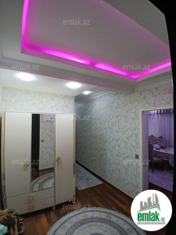 Satılır 4 otaqlı köhnə tikili 110 m²