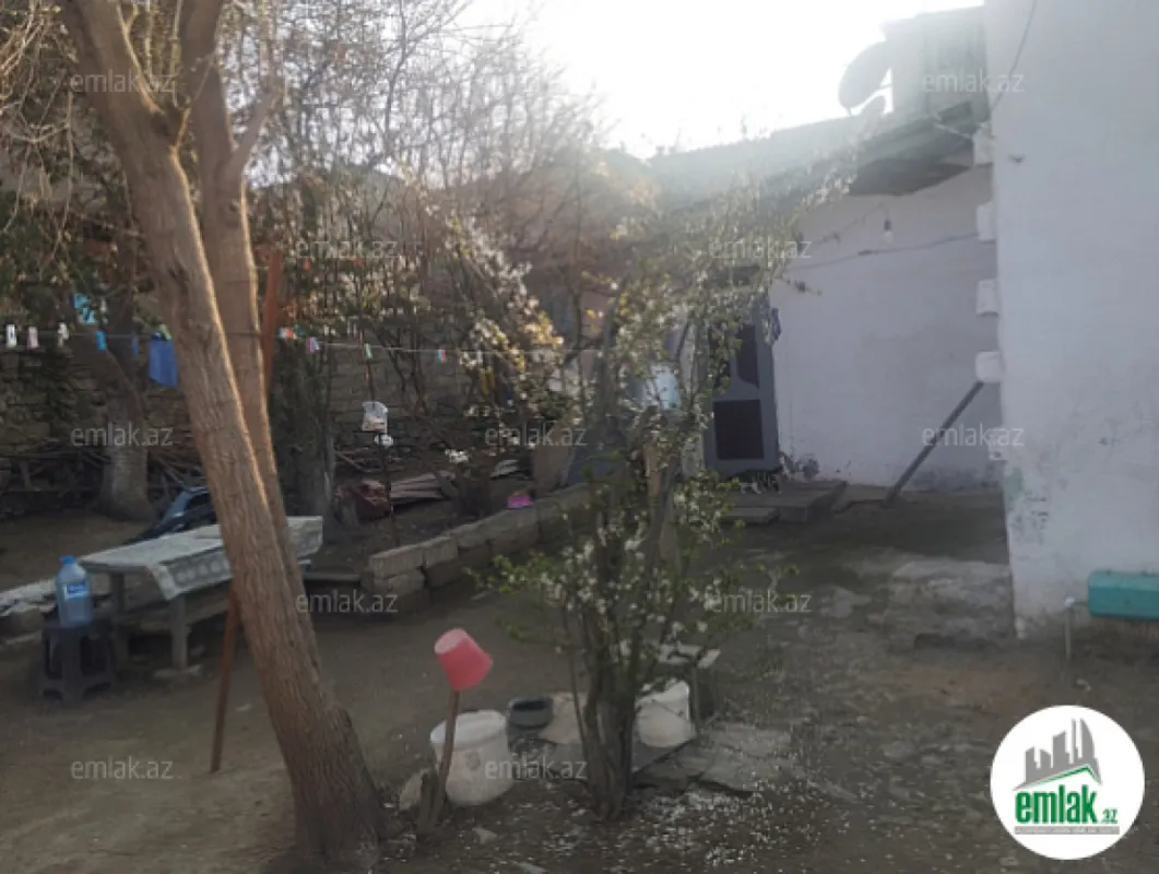 Satılır 3 otaqlı köhnə tikili 45 m²