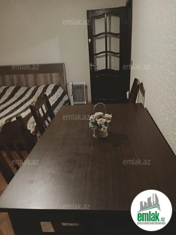 Satılır 1 otaqlı köhnə tikili 38 m²