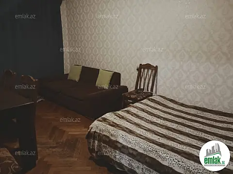 Satılır 1 otaqlı köhnə tikili 38 m²