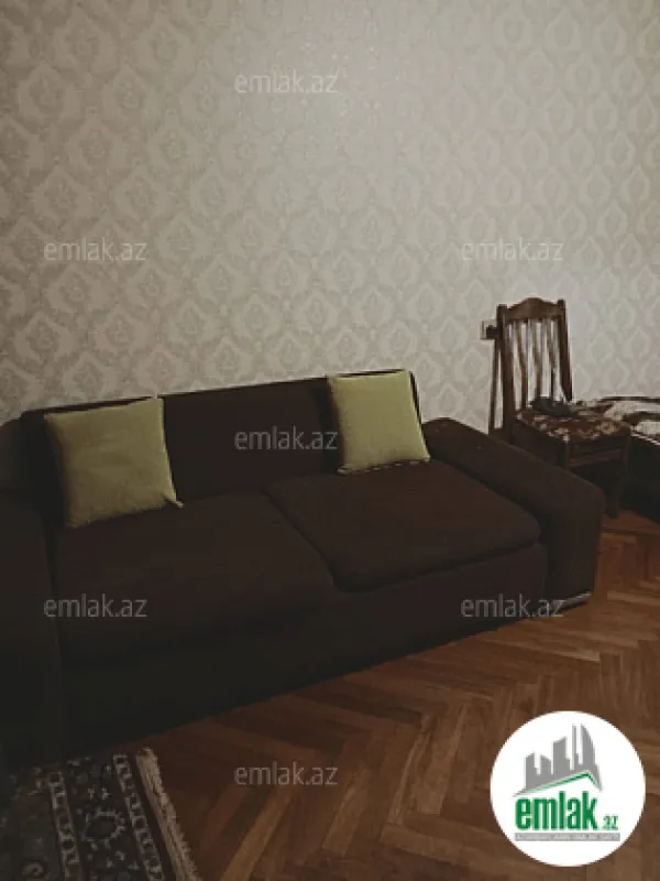 Satılır 1 otaqlı köhnə tikili 38 m²