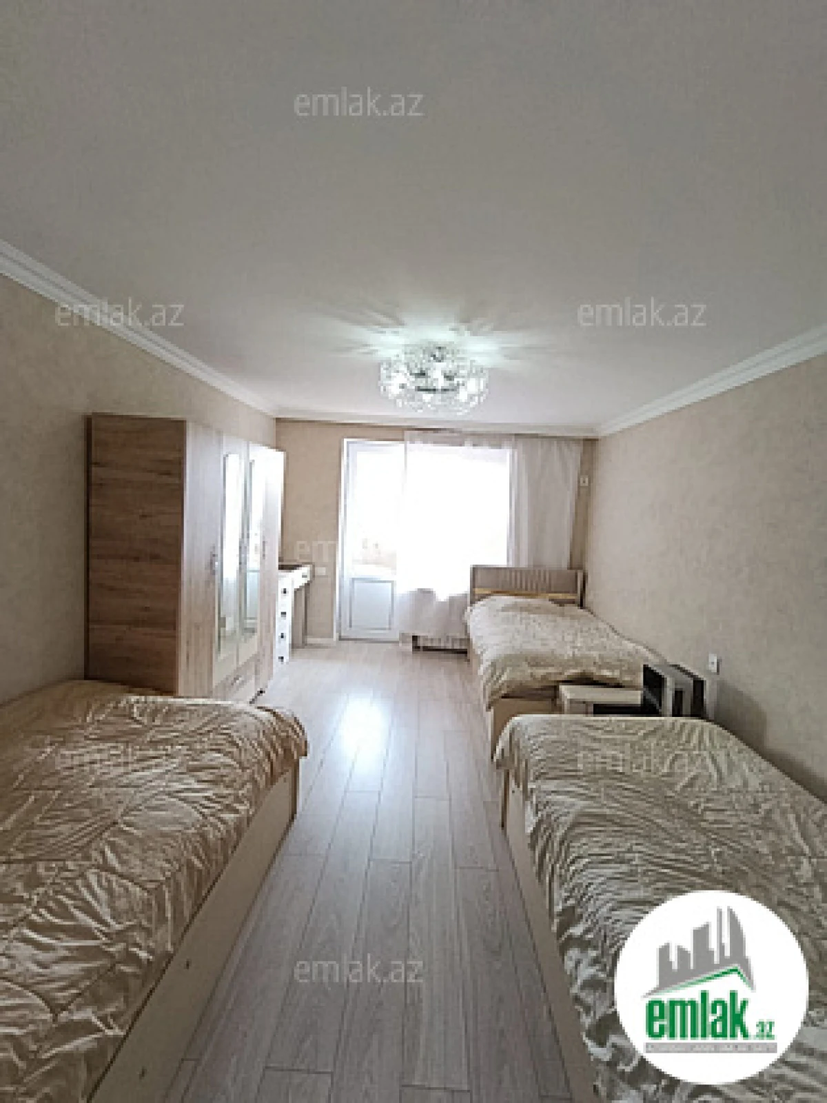 Satılır 3 otaqlı köhnə tikili 75 m²