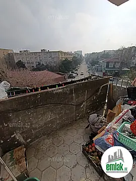 Satılır 3 otaqlı köhnə tikili 75 m²