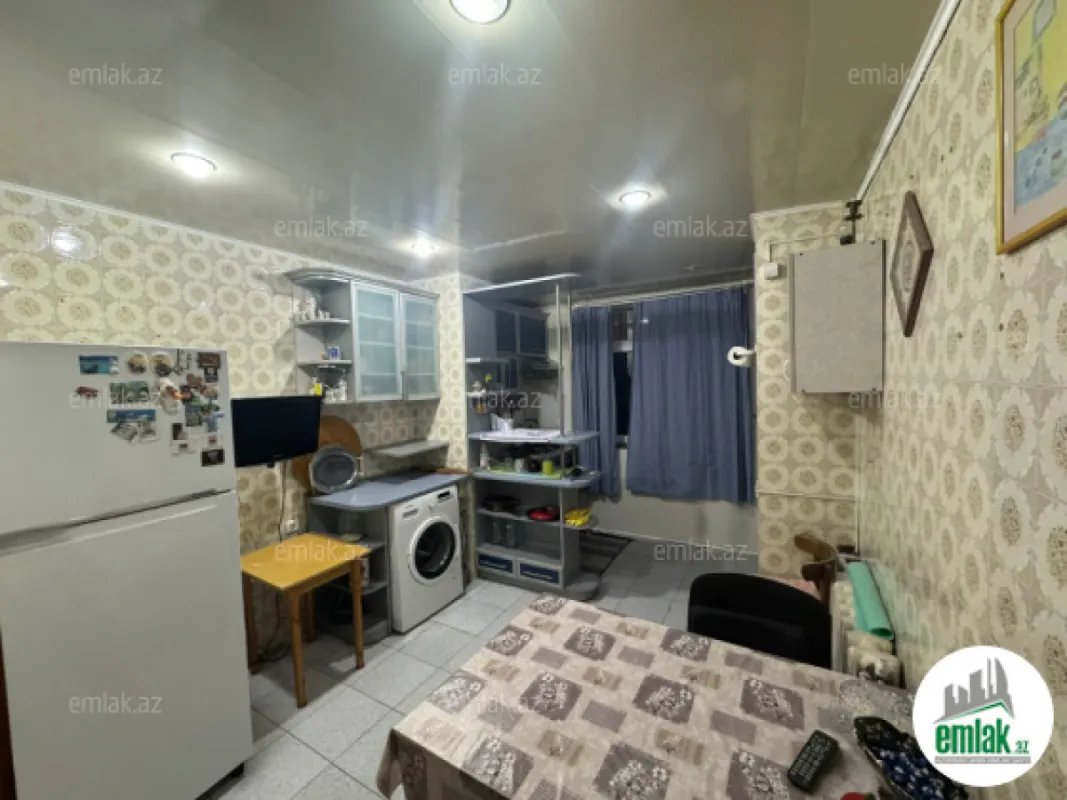 Satılır 4 otaqlı köhnə tikili 115 m²