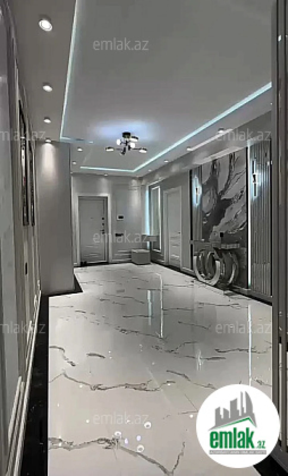 Satılır 3 otaqlı yeni tikili 137 m²