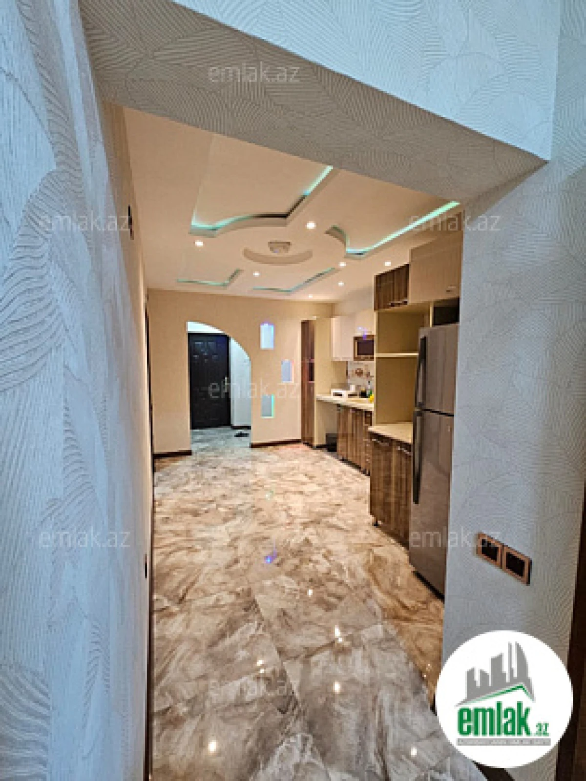 Satılır 3 otaqlı yeni tikili 100 m²