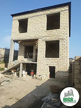 Satılır 4 otaqlı mənzil 190 m²