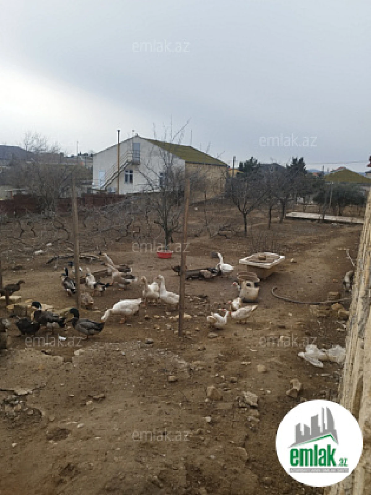 Satılır 4 otaqlı mənzil 190 m²