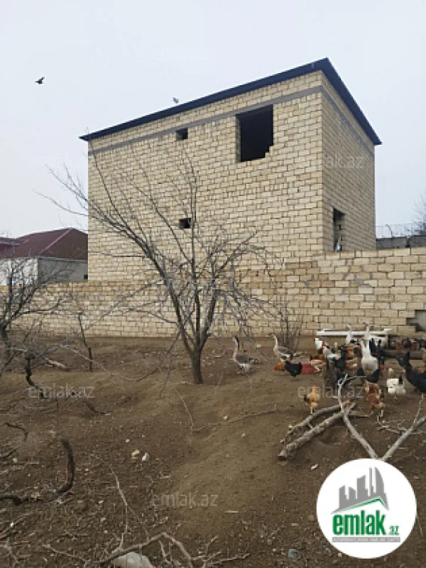 Satılır 4 otaqlı mənzil 190 m²