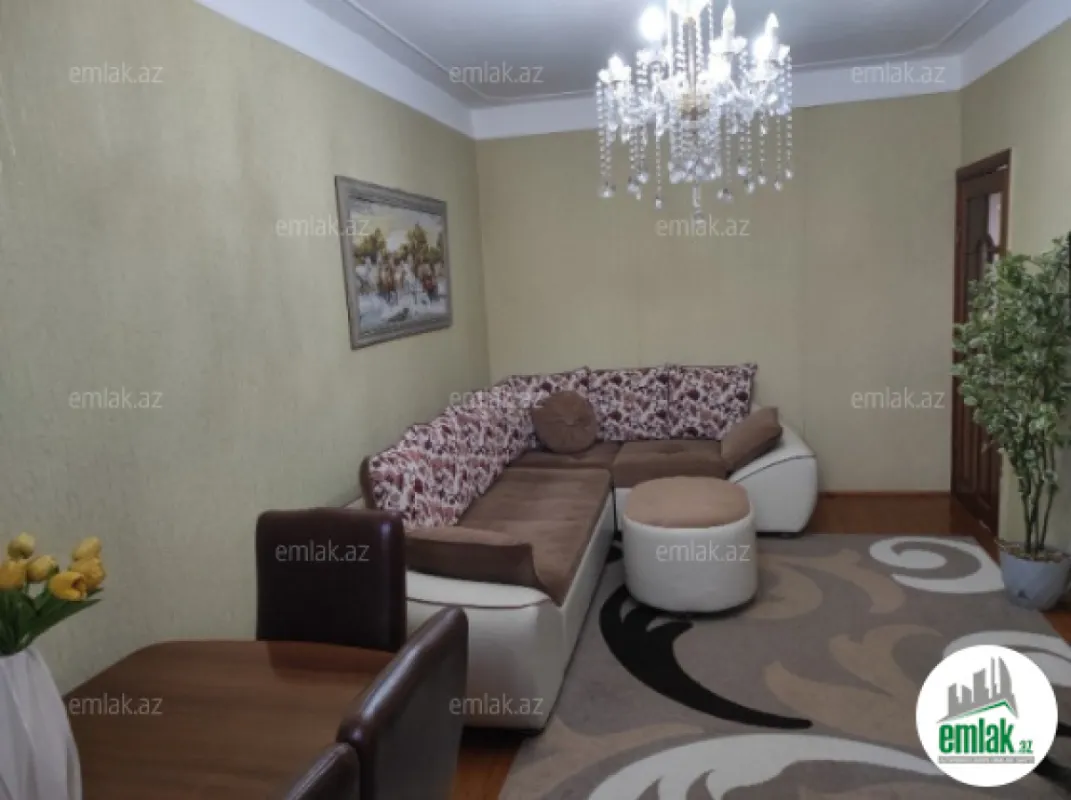 Satılır 3 otaqlı köhnə tikili 90 m²