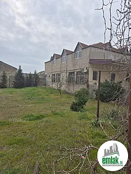 Satılır 4 otaqlı mənzil 700 m²