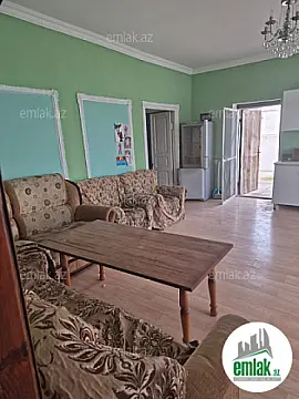 Satılır 4 otaqlı mənzil 700 m²