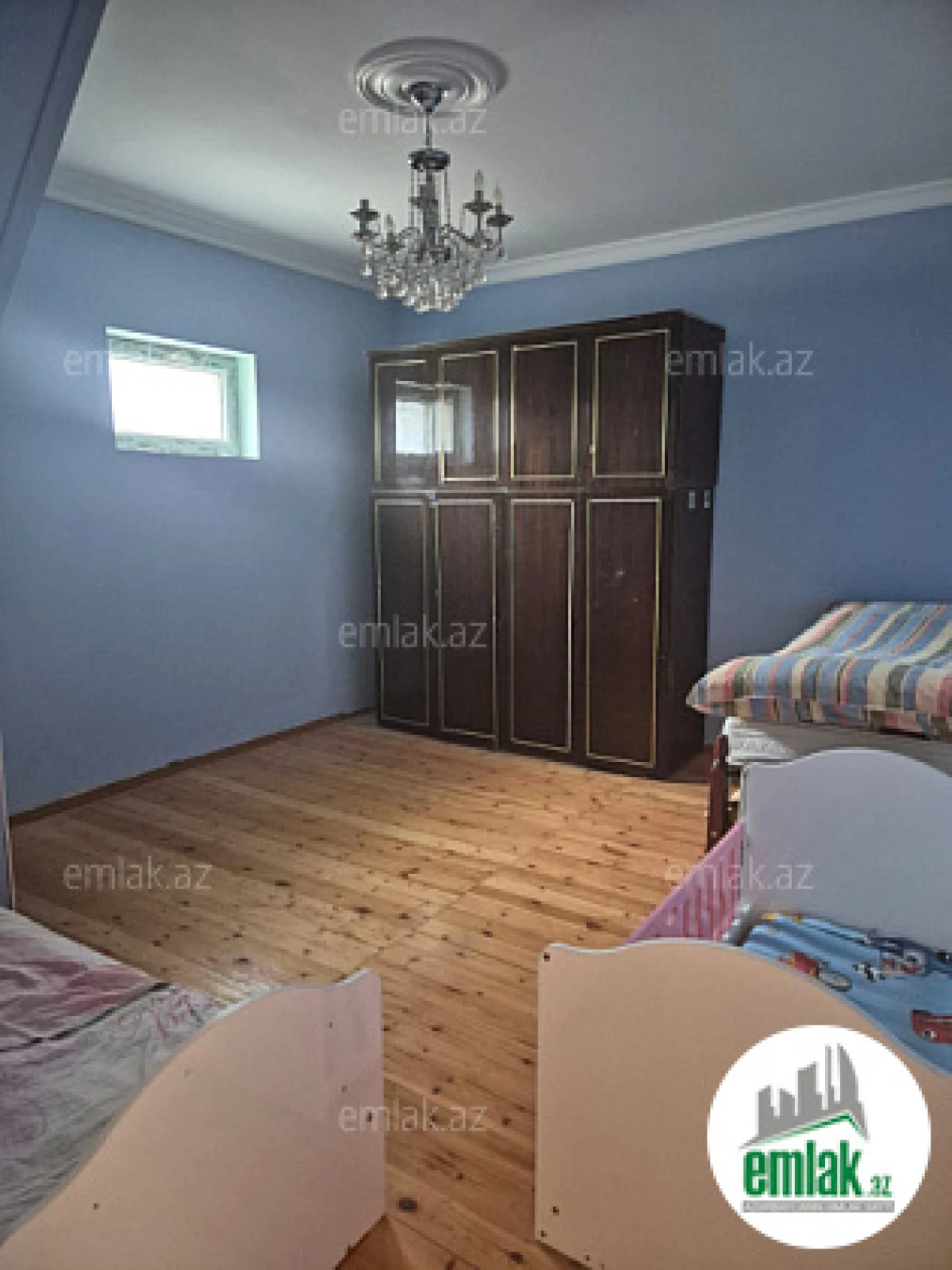 Satılır 4 otaqlı mənzil 700 m²