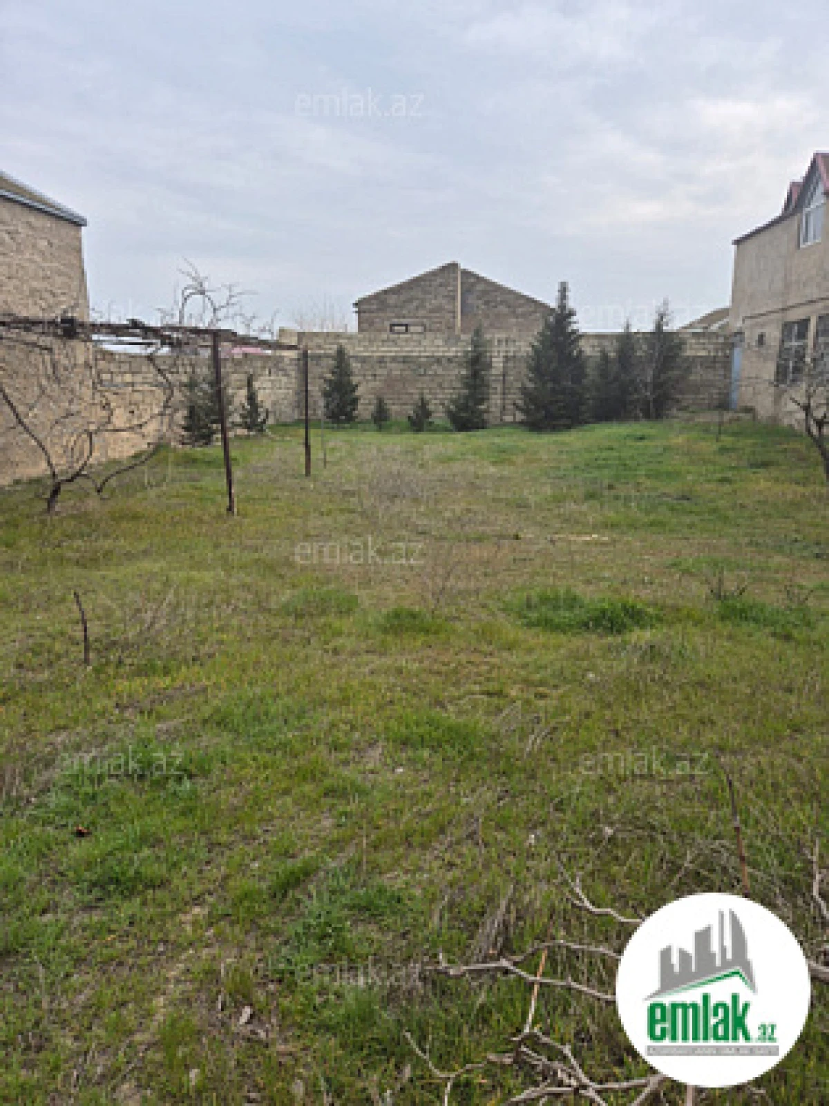 Satılır 4 otaqlı mənzil 700 m²