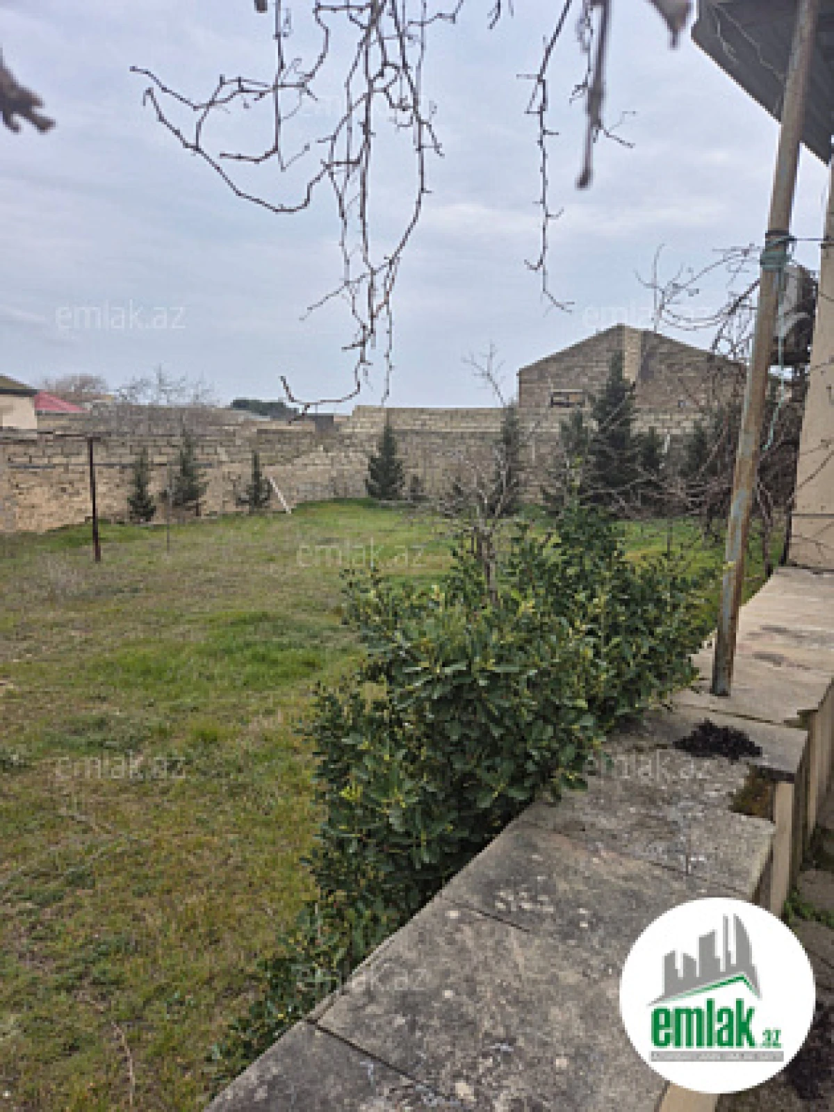 Satılır 4 otaqlı mənzil 700 m²