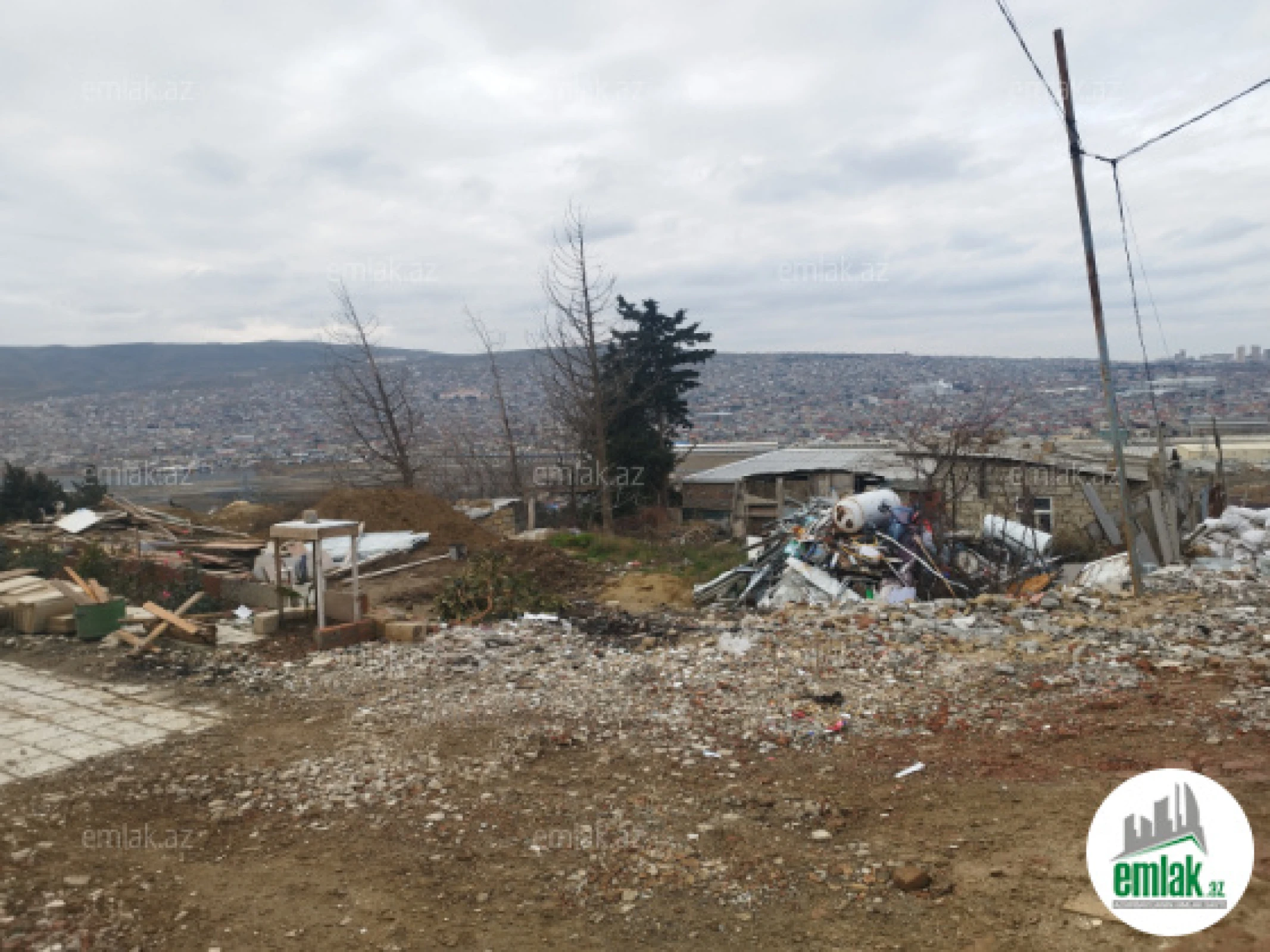 Satılır torpaq sahəsi 2 m²