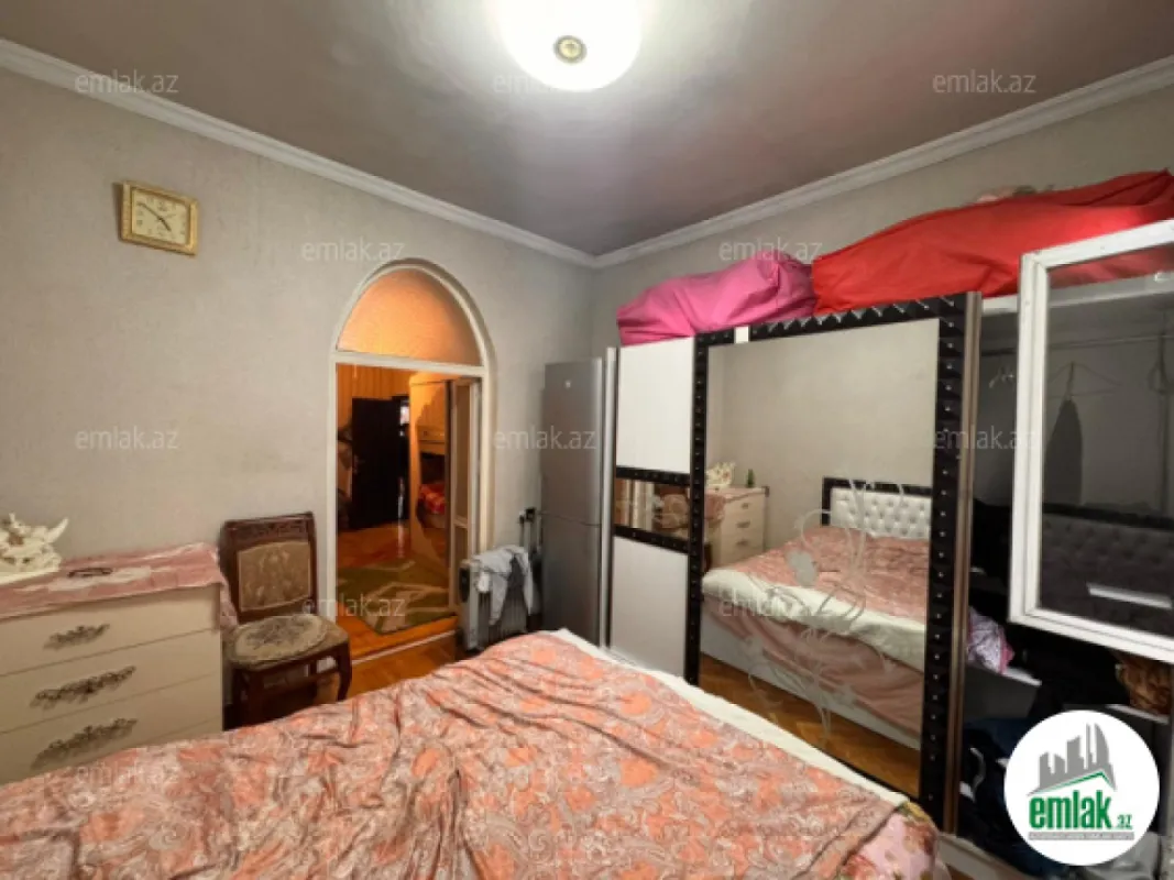 Satılır 3 otaqlı köhnə tikili 70 m²