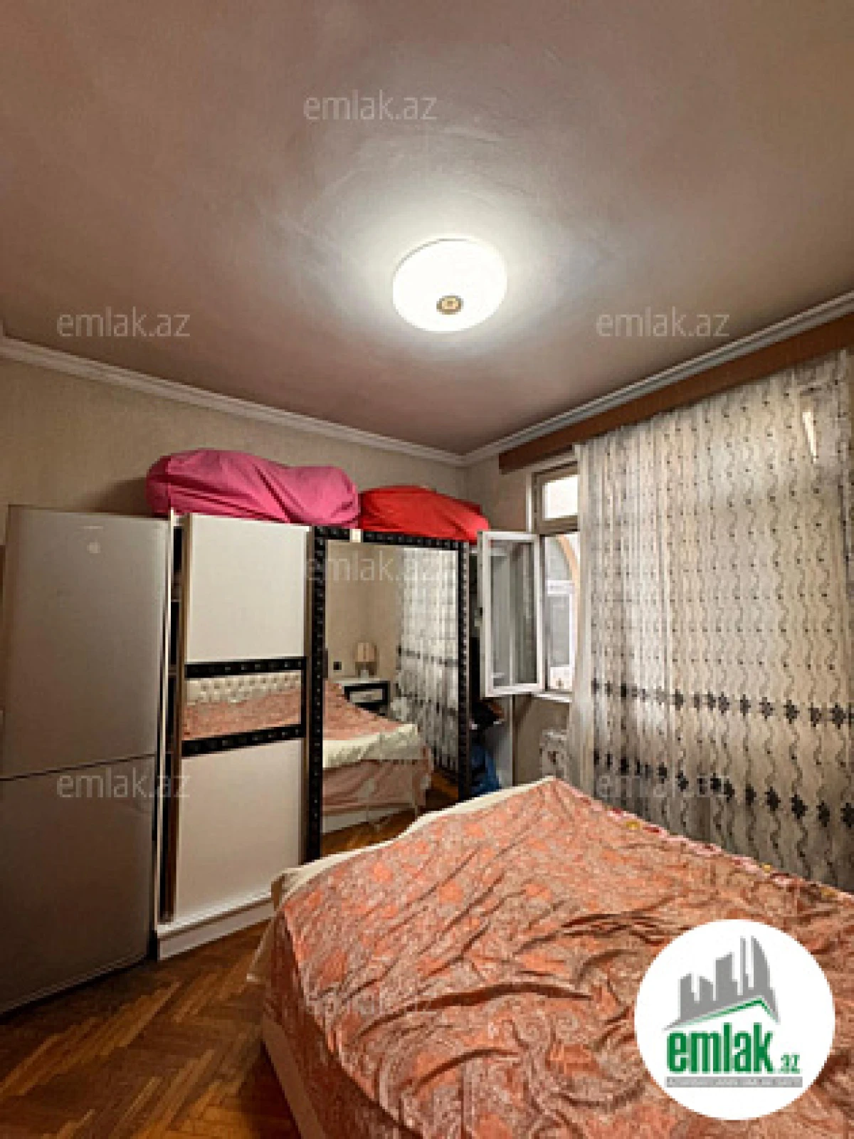 Satılır 3 otaqlı köhnə tikili 70 m²
