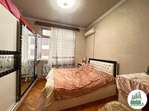Satılır 3 otaqlı köhnə tikili 70 m²