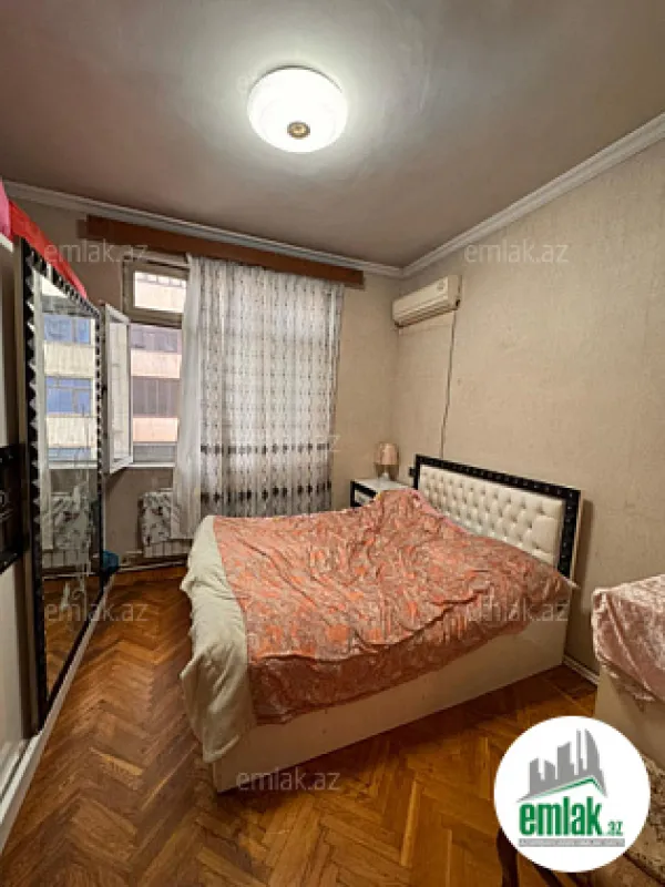 Satılır 3 otaqlı köhnə tikili 70 m²