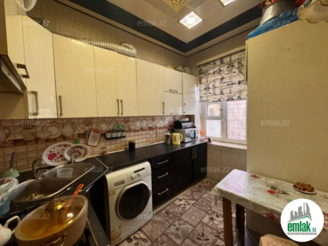 Satılır 3 otaqlı köhnə tikili 70 m²