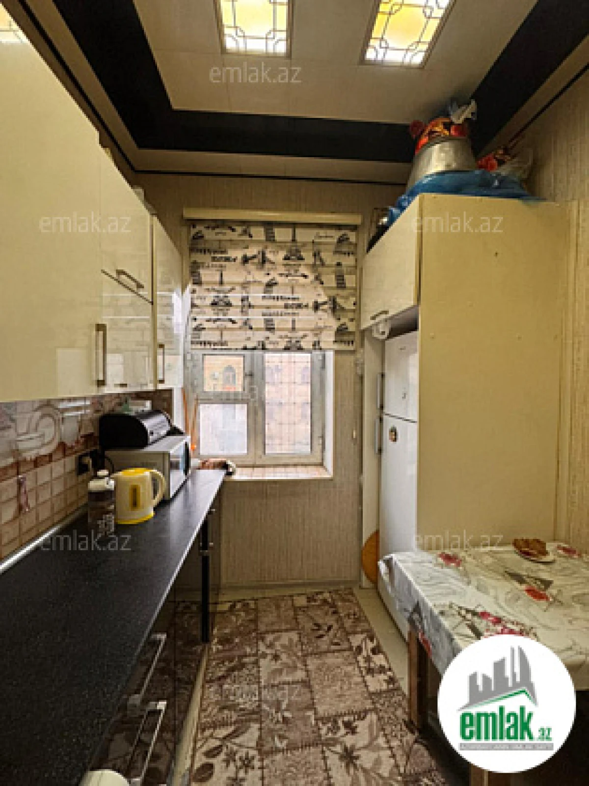 Satılır 3 otaqlı köhnə tikili 70 m²