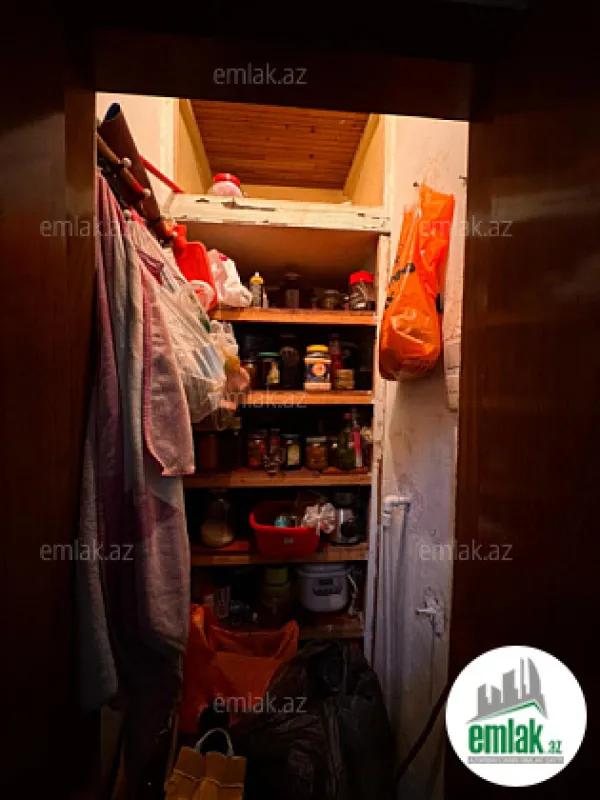 Satılır 3 otaqlı köhnə tikili 70 m²