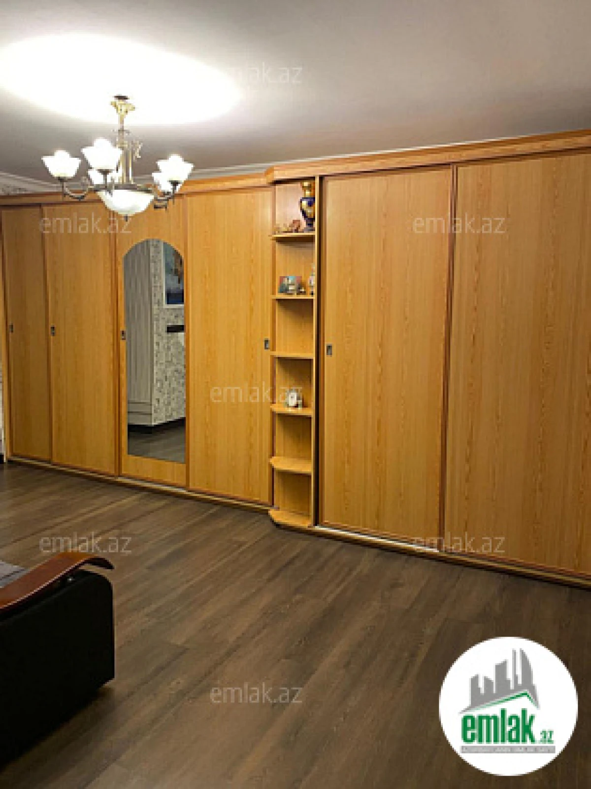 Satılır 4 otaqlı köhnə tikili 110 m²