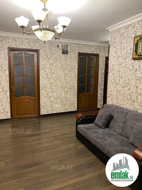Satılır 4 otaqlı köhnə tikili 110 m²
