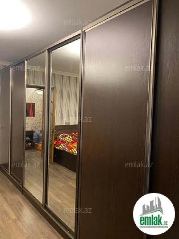 Satılır 4 otaqlı köhnə tikili 110 m²