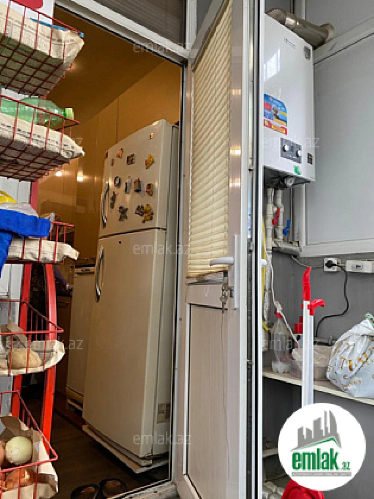 Satılır 4 otaqlı köhnə tikili 110 m²