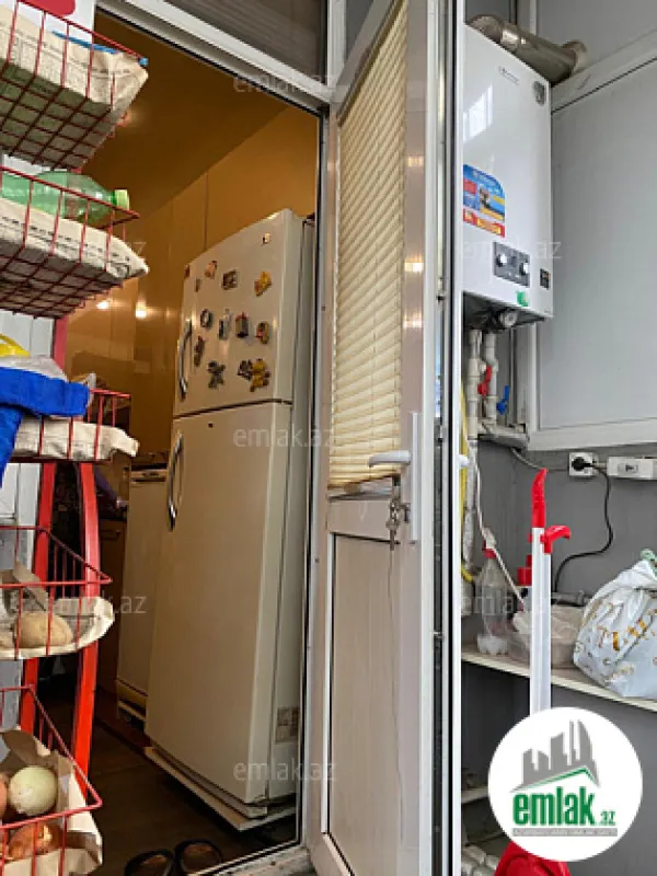 Satılır 4 otaqlı köhnə tikili 110 m²