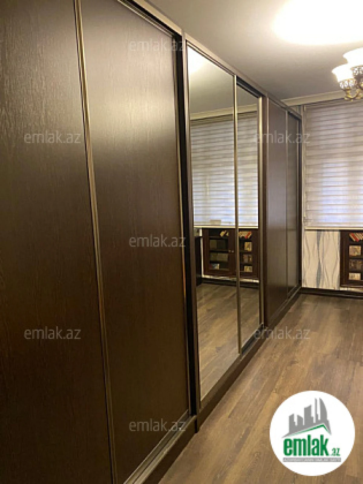 Satılır 4 otaqlı köhnə tikili 110 m²