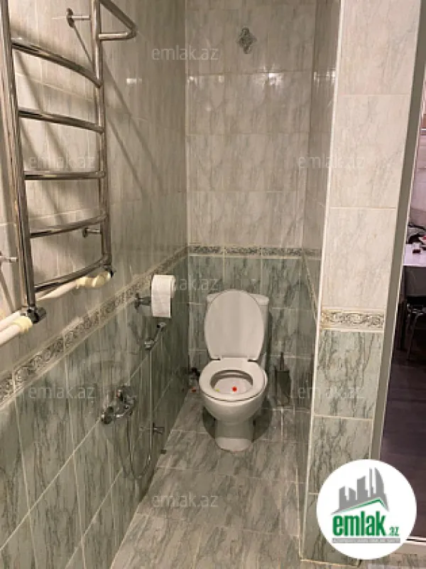 Satılır 4 otaqlı köhnə tikili 110 m²